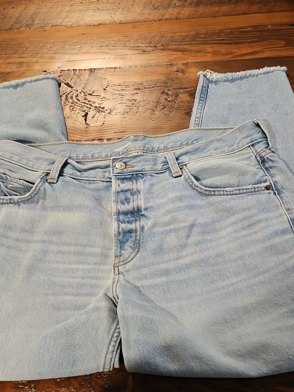 Old Navy Light Blue Straight-Leg Slouchy Jeans with Raw Hem